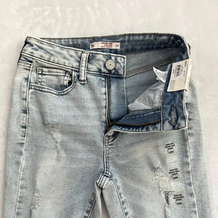 "Vintage Vibe" High-Rise Jeans