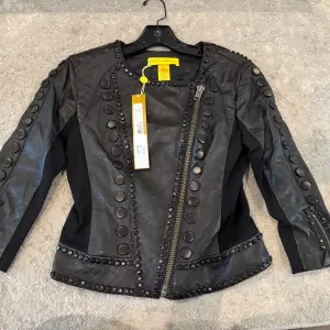"Elegant Edge" Leather Jacket